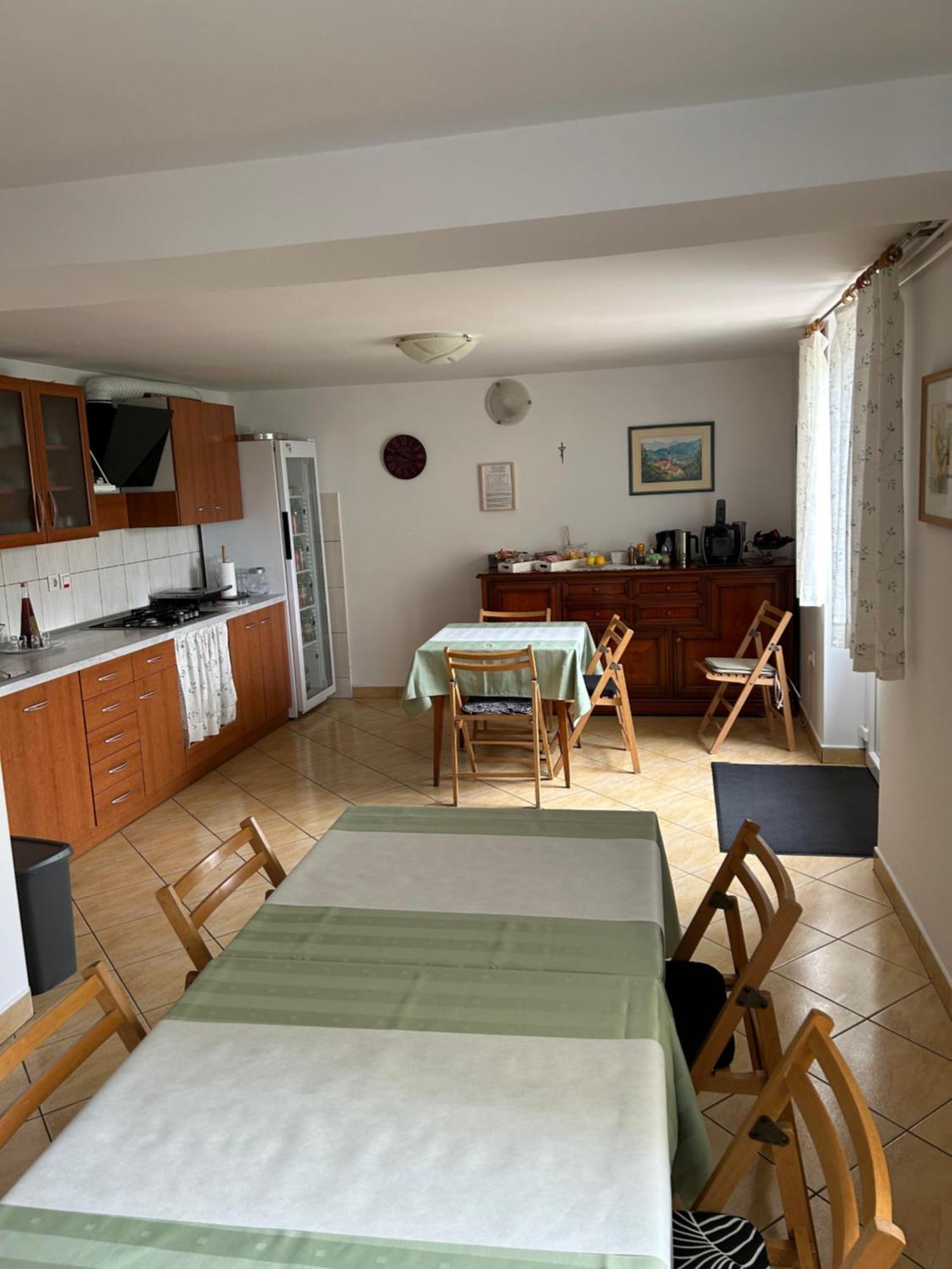 Karla'S House Bed & Breakfast Dobje pri Planini Bagian luar foto